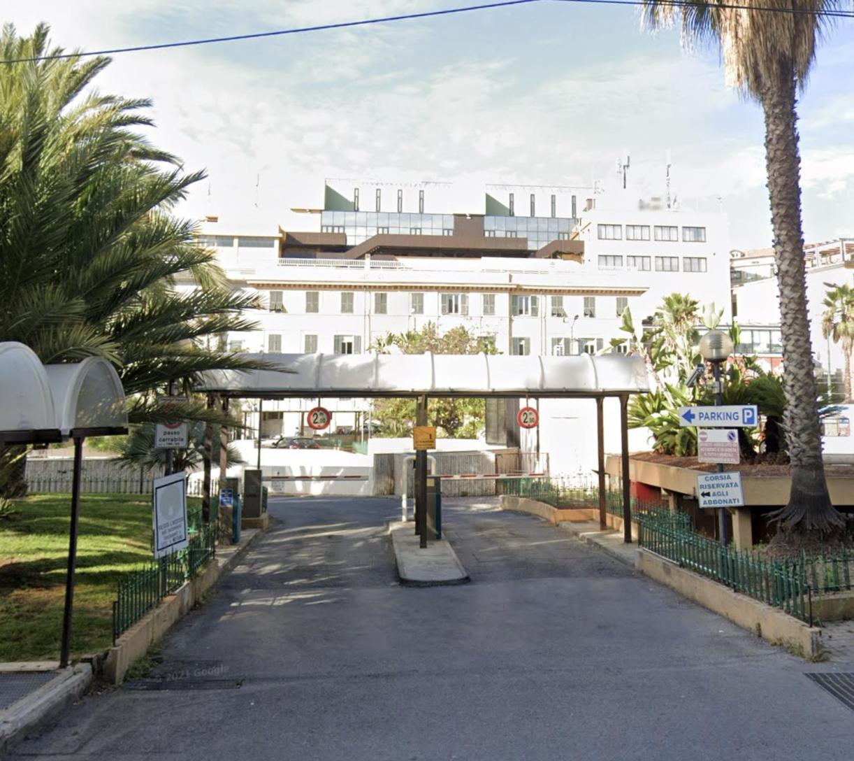 Centrally Located Apt By Harbour With Elevator Санремо Экстерьер фото